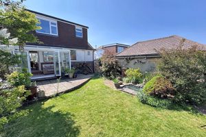Larkfield Way